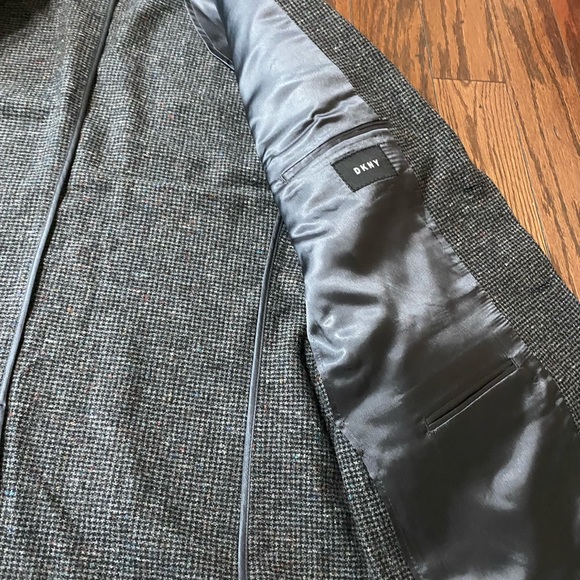 DKNY 💯 Wool Suit Jacket - Picture 4 of 5